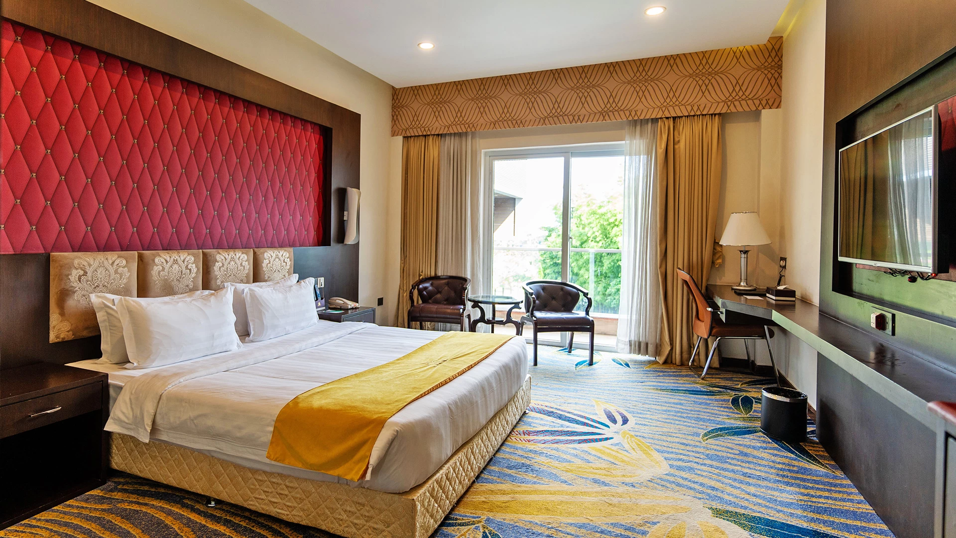 deluxe-room