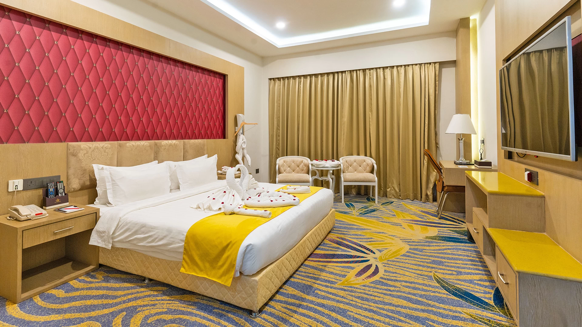 Rooms & Suites